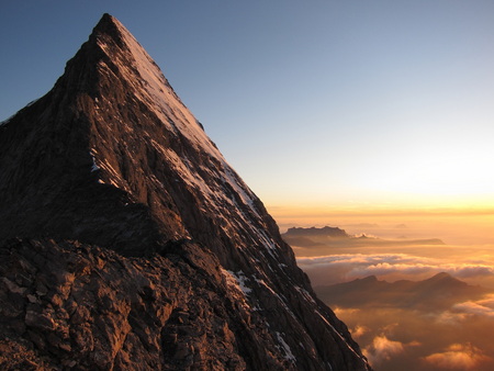 Eiger Mittellegi ridge at sunset, 58 kb Eiger Mittellegi ridge at sunset, 58 kb