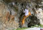 Leah Crane climbing Zentrale Traverse, Sustenpass Boulders, 4 kb