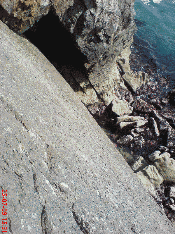 "Bow-Shaped Slab" (as photo in 1995 CC Pembroke guide, opposite p285)