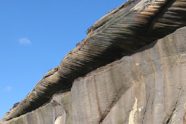 Cross stratification (the diagonal lines) within the capping overhang at Bowden Doors. © Hill Walker