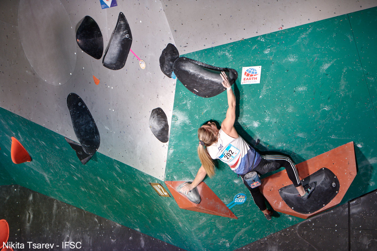 Shauna Coxsey competing in the Moscow semi-finals. © Eddie Fowke/IFSC