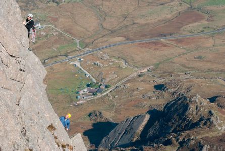 High above Little Tryfan on Pinnacle Rib Route. Climbers - Alex Eve and Mick Ryan, 4 kb