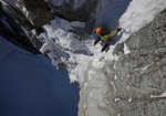 Ueli Steck approaching the M6 pitch of the Supercouloir, Tacul, 3 kb