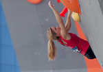 Shauna Coxsey defending her lead in the IFSC Boulder World Cup, Haiyang, 2014, 3 kb